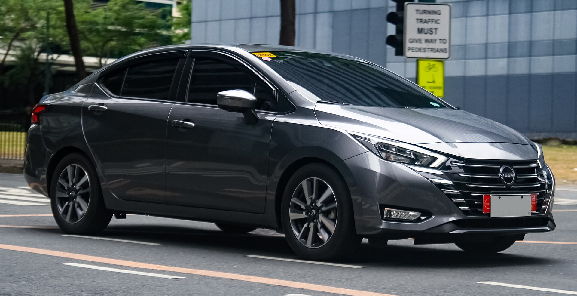 2022 Nissan Almera 1.0 Vlt photo 3 of 3