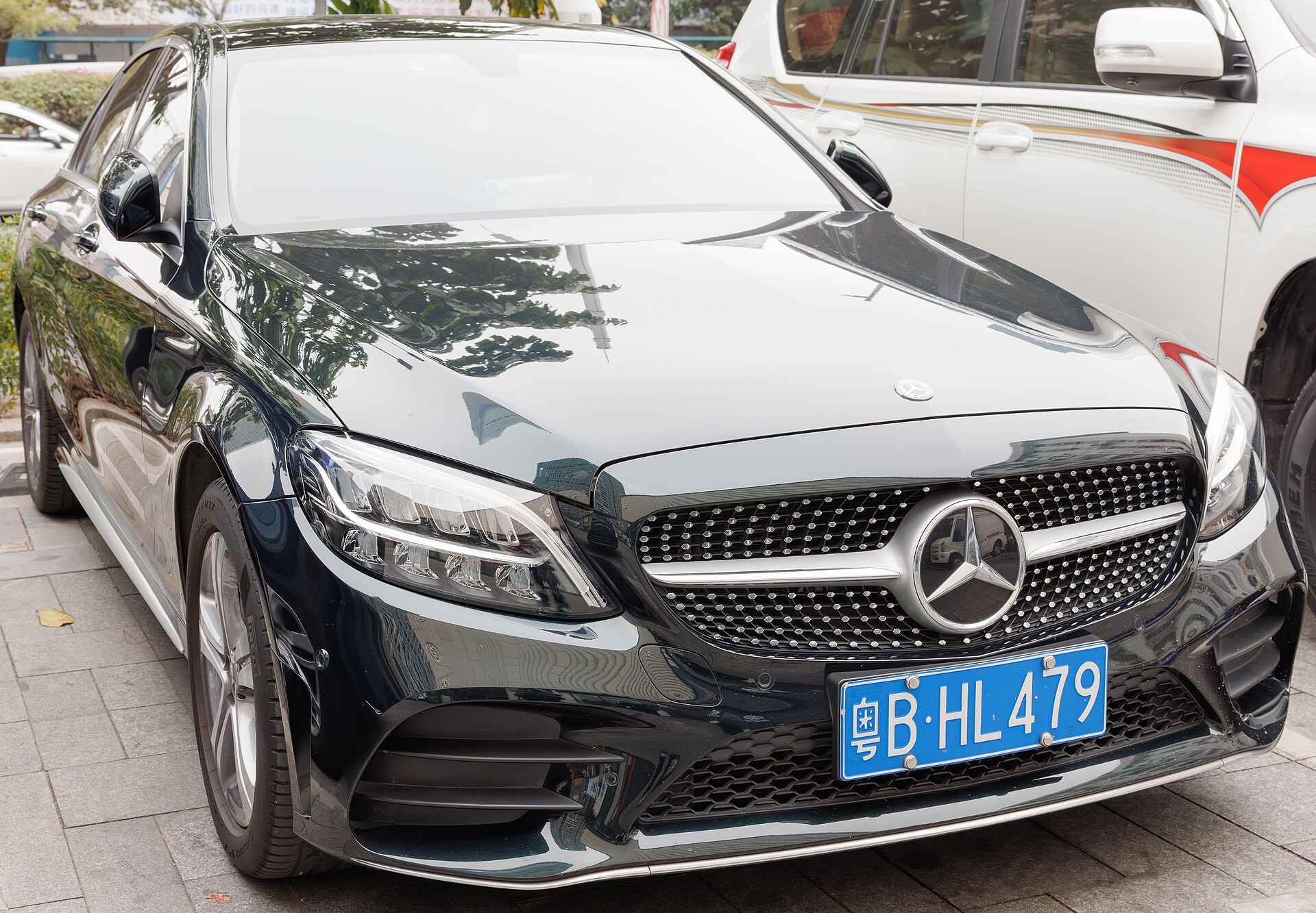 2019 Mercedes-Benz C200 Avantgarde photo 2 of 3