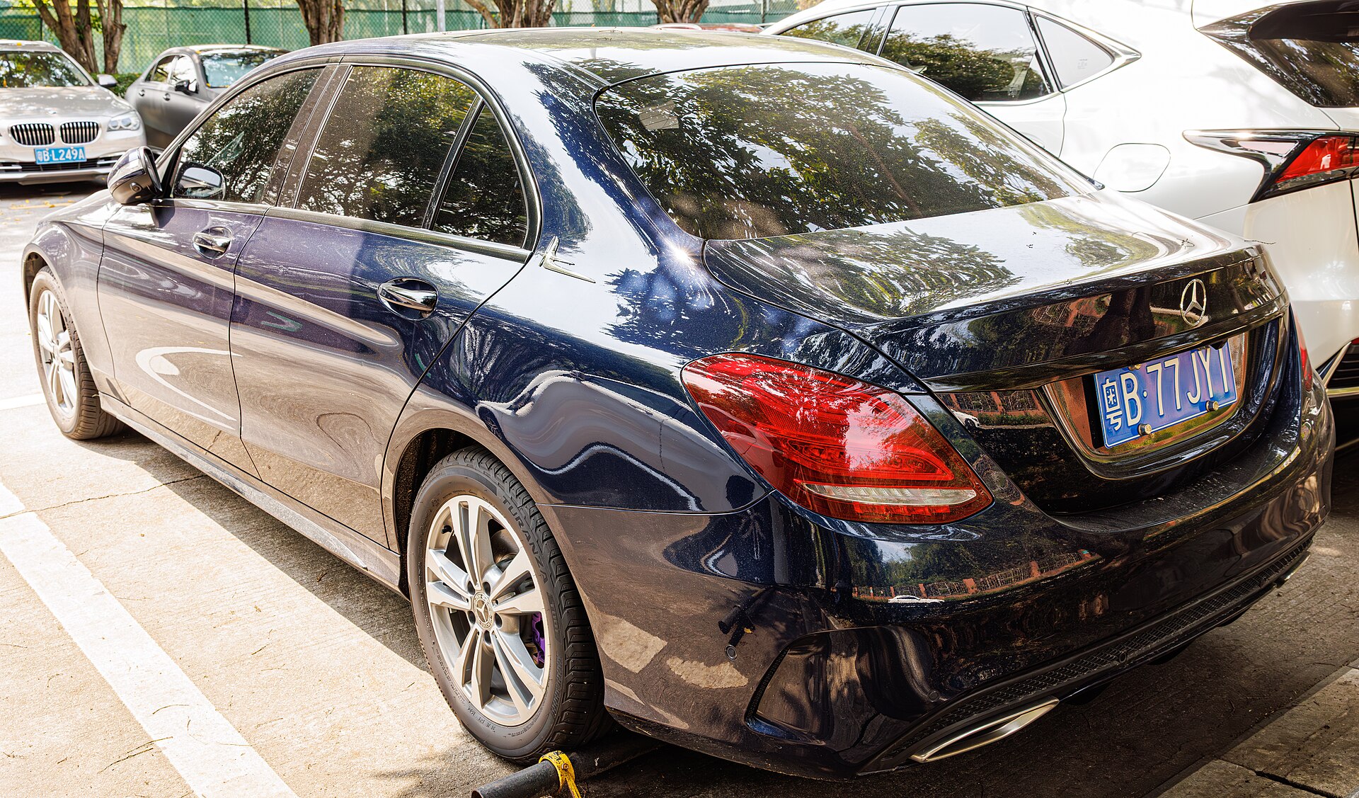 2019 Mercedes-Benz C200 Avantgarde photo 3 of 3