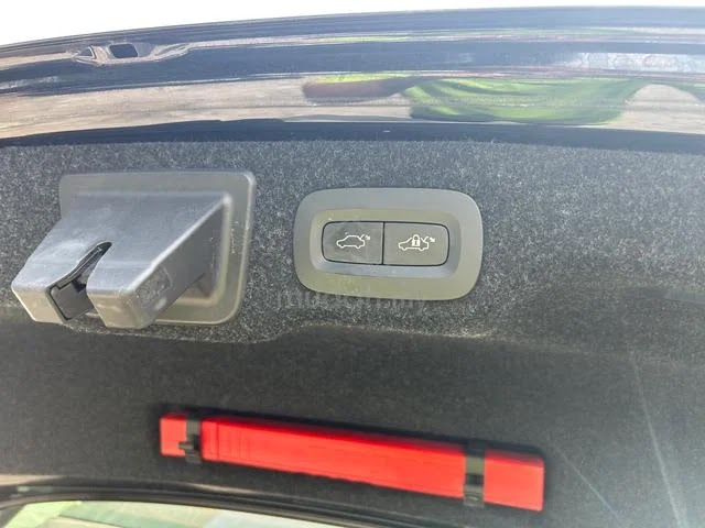 2018 Volvo S90 S90 2.0 T8 Inscription Plus