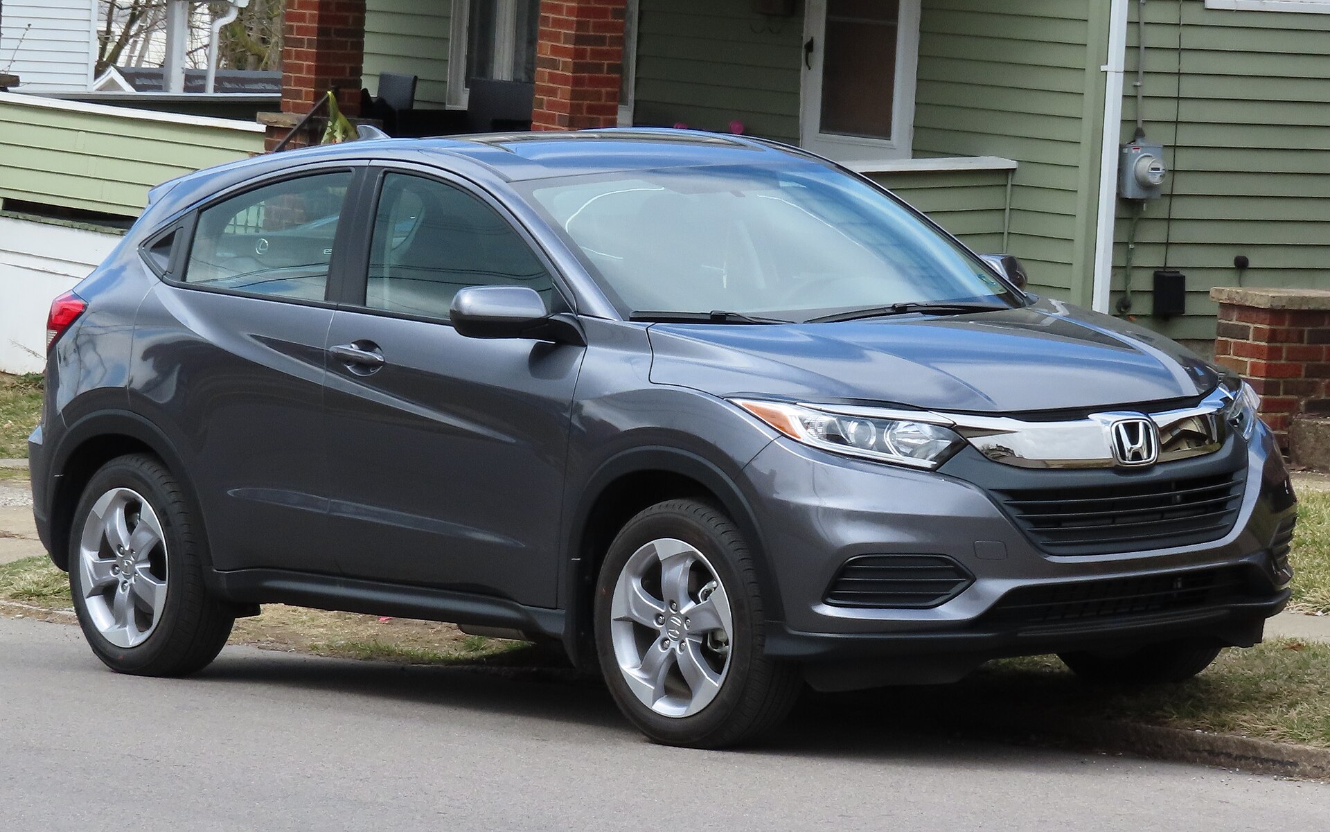 2019 Honda HR-V 1.8 E photo 2 of 3