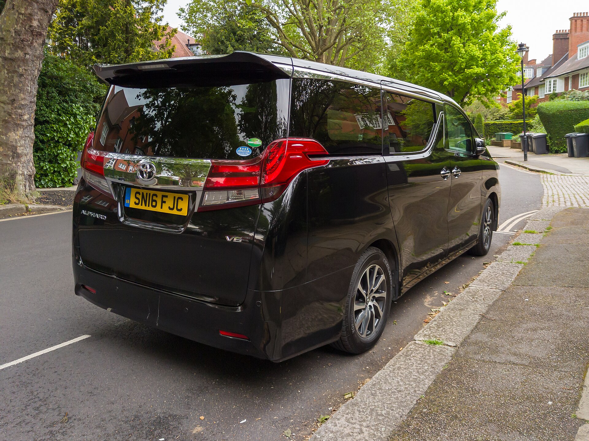 2021 Toyota Alphard 2.5 SC photo 2 of 3
