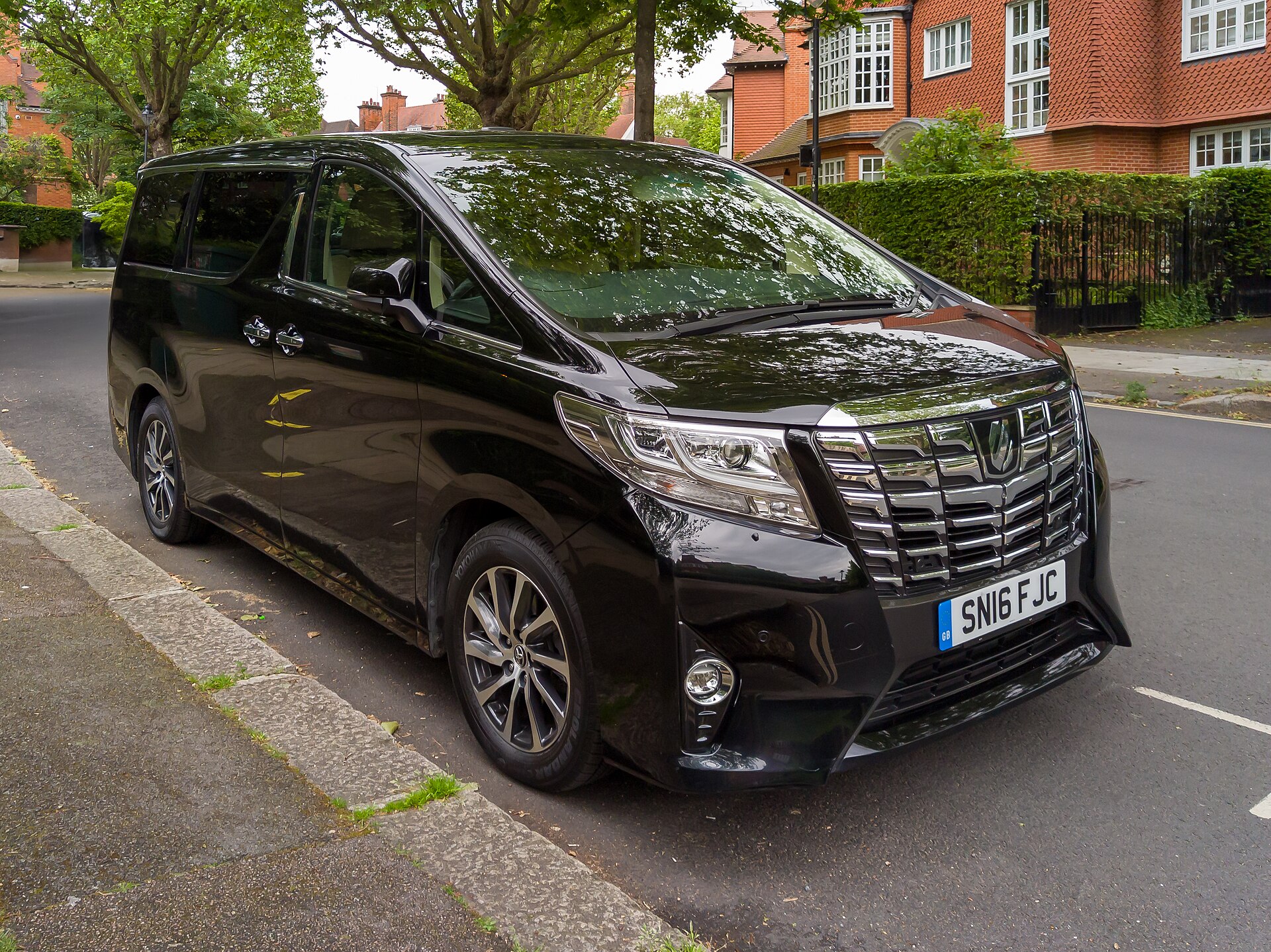 2021 Toyota Alphard 2.5 SC photo 3 of 3