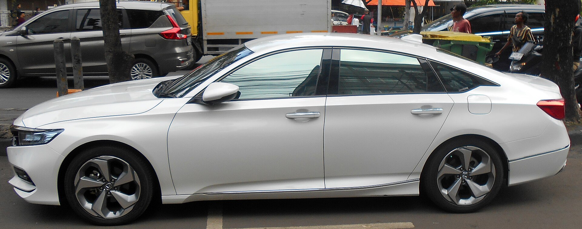 2019 Honda Accord 1.5 TC photo 2 of 3