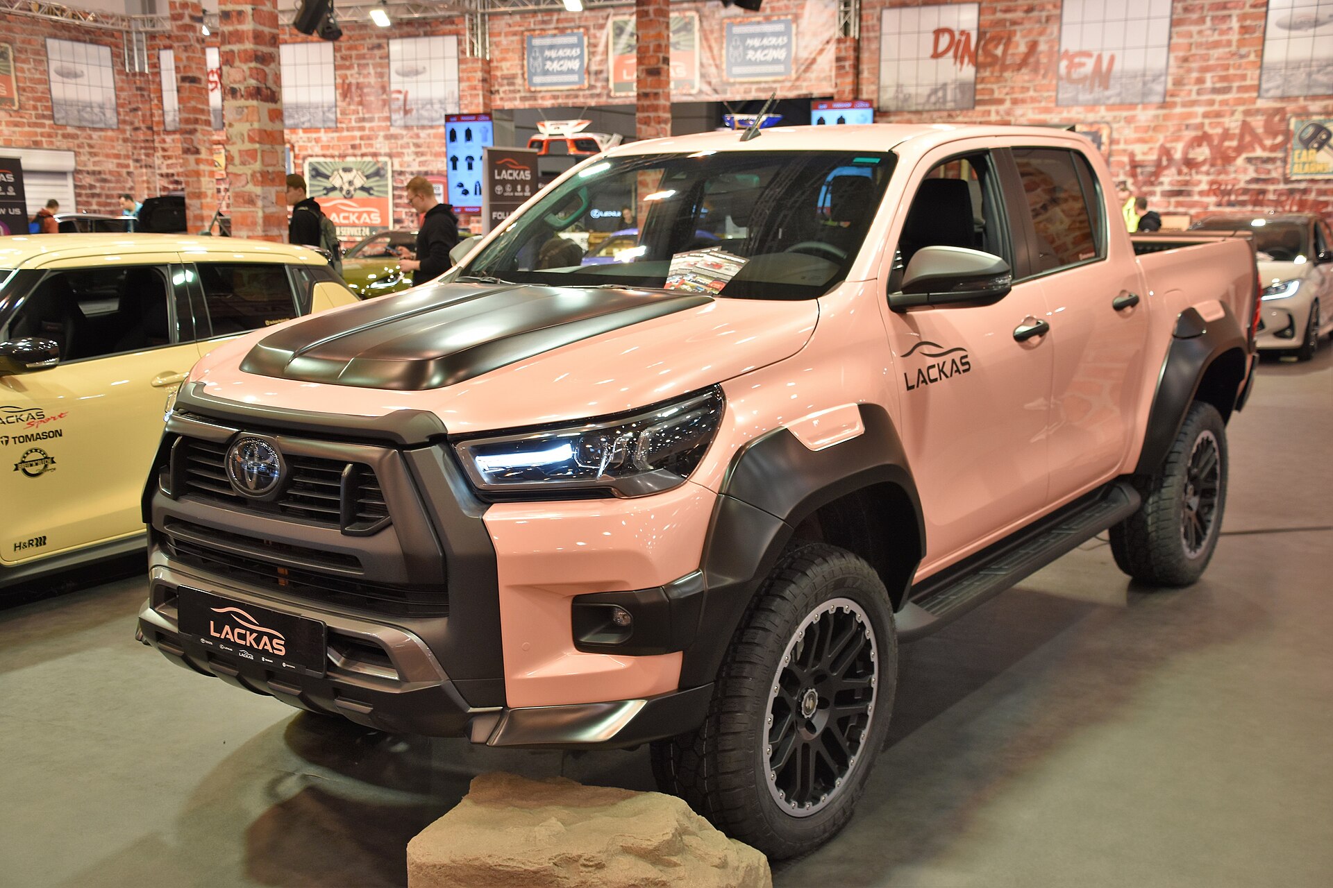 2021 Toyota Hilux 2.8 Rogue photo 3 of 3
