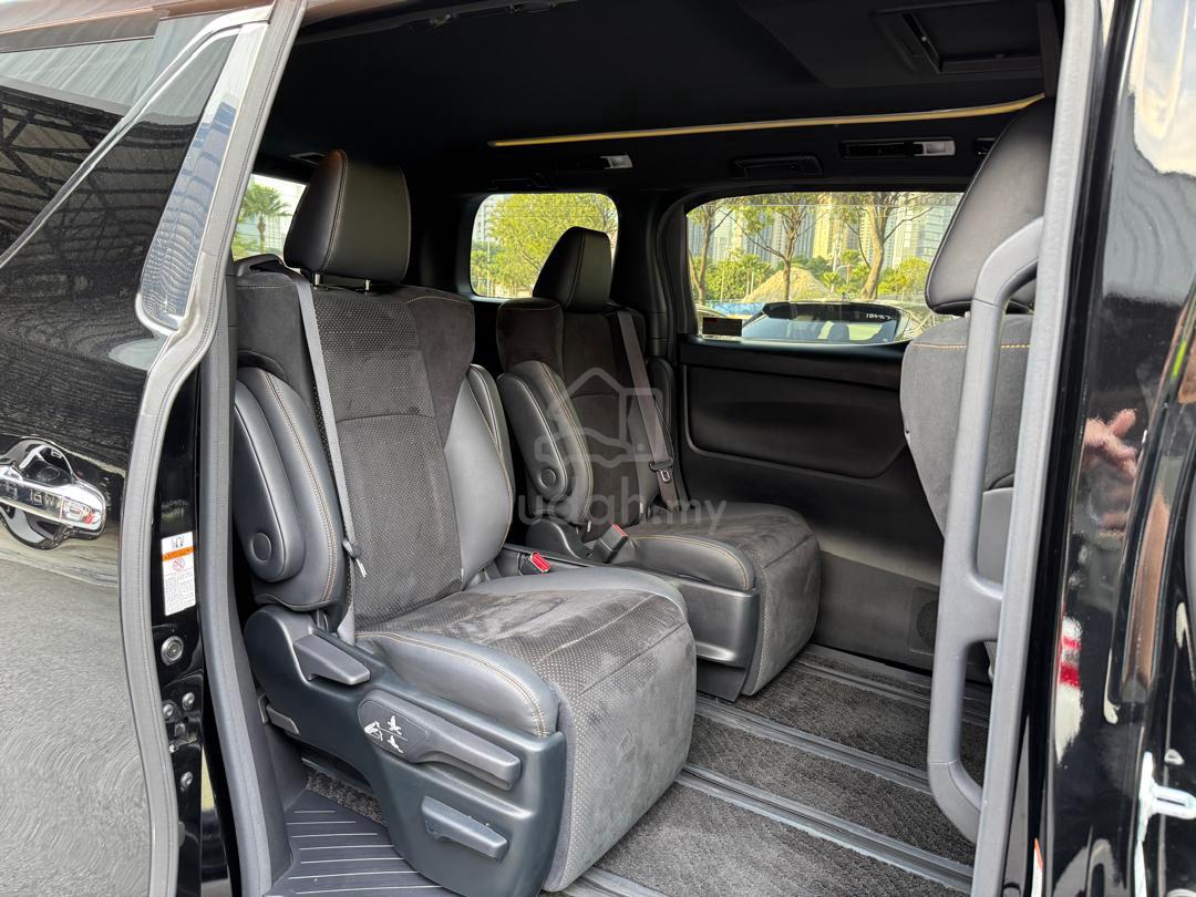 2021 Toyota Vellfire 2.5 Golden Eye / ZG
